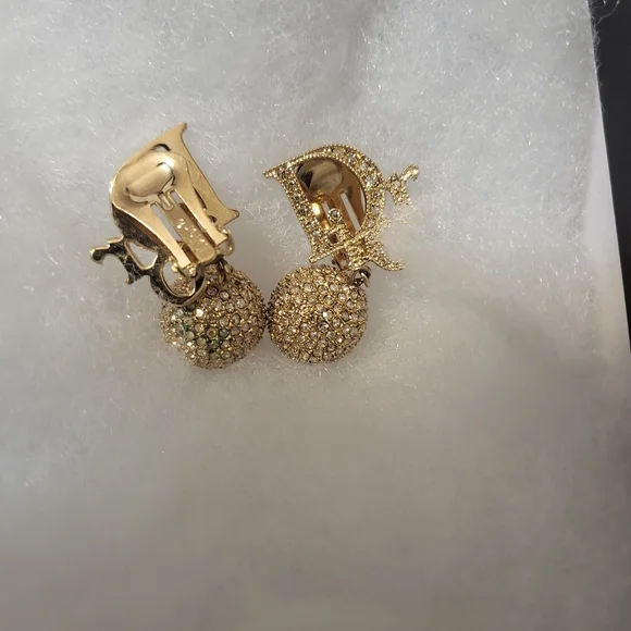 (SOLD)Authentic dior ball clip earing - Picture 2 of 3